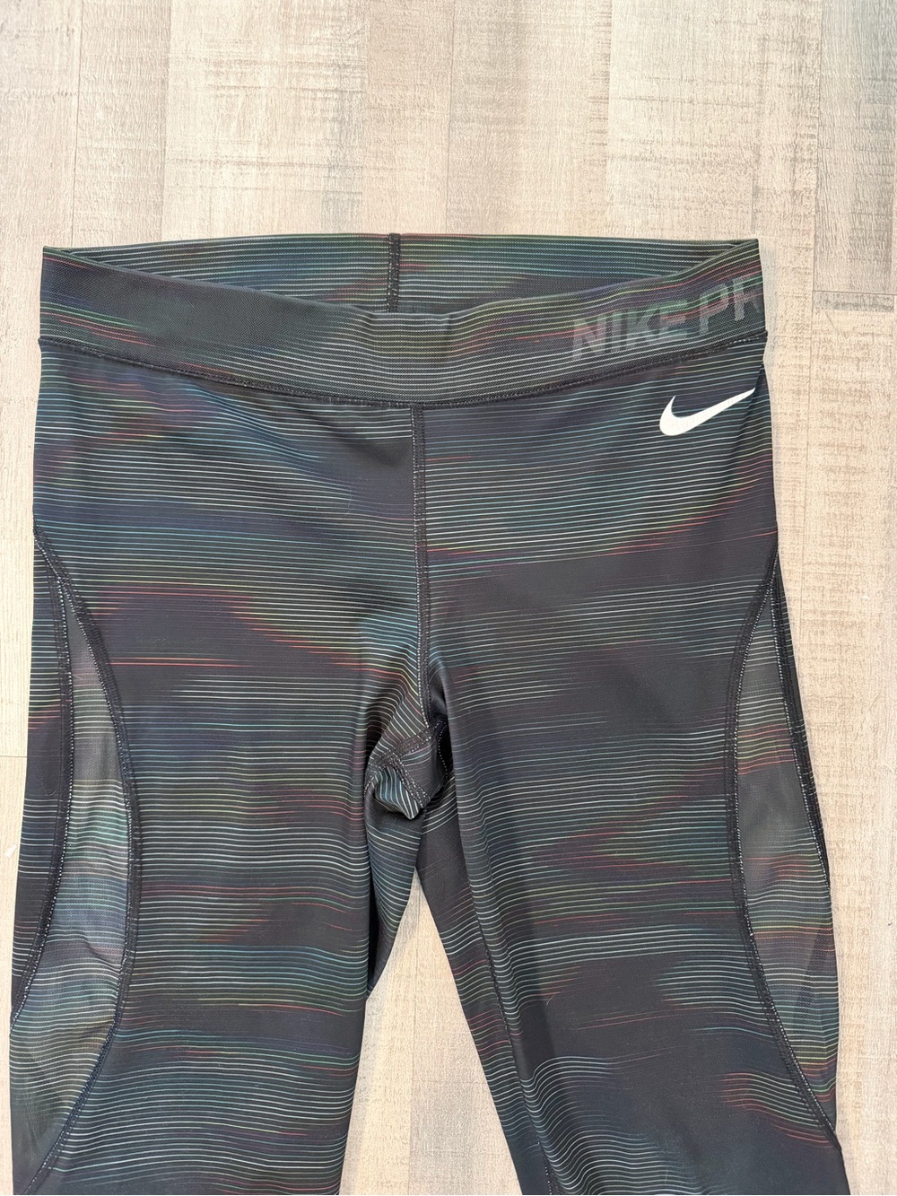 Nike Pro Hypercool Compression Capri Leggings Women’s Large Black Multicolor